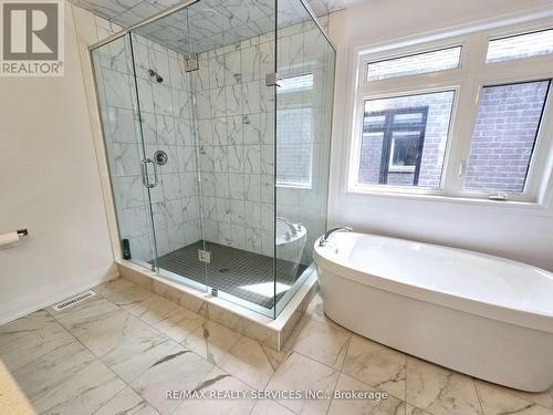 134 Franklin Trail W, Barrie, ON - Indoor Photo Showing Bathroom