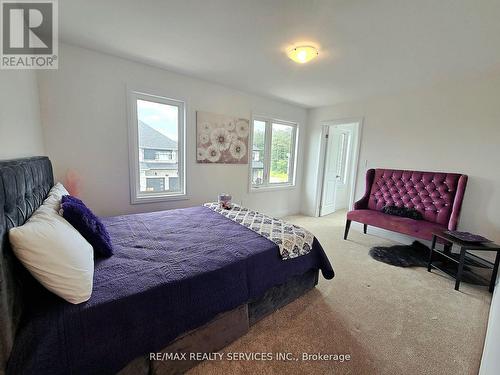 134 Franklin Trail W, Barrie, ON - Indoor Photo Showing Bedroom