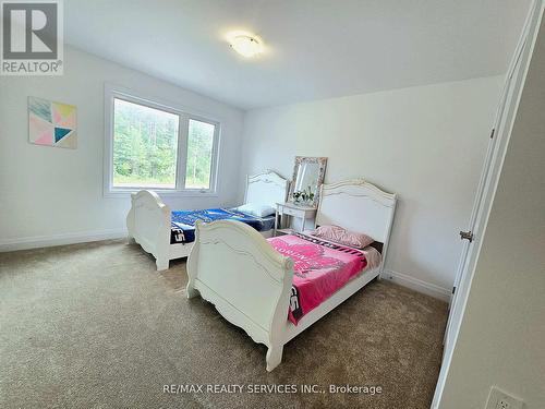 134 Franklin Trail W, Barrie, ON - Indoor Photo Showing Bedroom