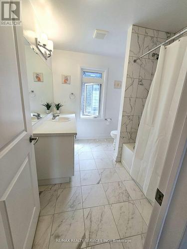 134 Franklin Trail W, Barrie, ON - Indoor Photo Showing Bathroom