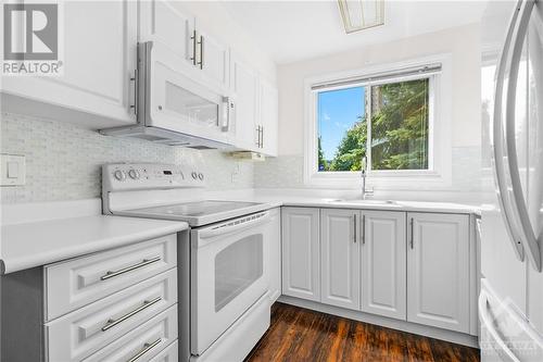 260 Brittany Drive Unit#103, Ottawa, ON - Indoor Photo Showing Kitchen