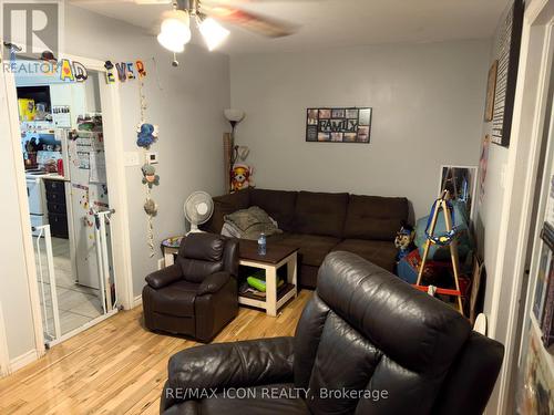 196-198 Clarence Street, London, ON - Indoor Photo Showing Living Room