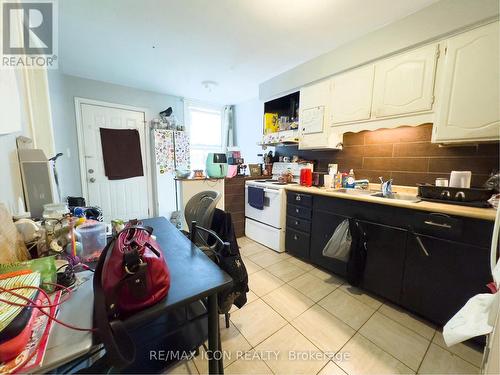 196-198 Clarence Street, London, ON - Indoor Photo Showing Kitchen