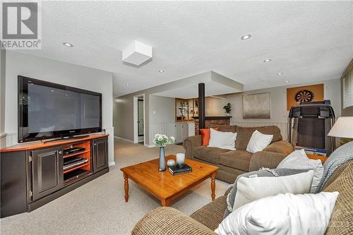 1032 William Mooney Road, Carp, ON - Indoor Photo Showing Living Room