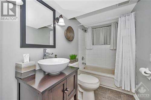 1032 William Mooney Road, Carp, ON - Indoor Photo Showing Bathroom