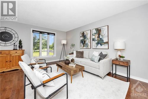 1032 William Mooney Road, Carp, ON - Indoor Photo Showing Living Room