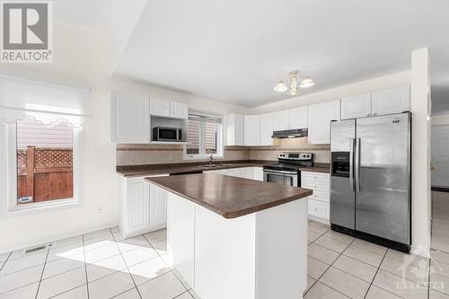 14 Craighall Circle, Ottawa, ON - Indoor Photo Showing Kitchen With Stainless Steel Kitchen With Double Sink