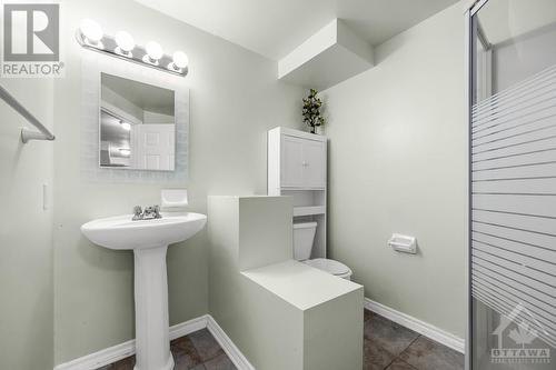 14 Craighall Circle, Ottawa, ON - Indoor Photo Showing Bathroom