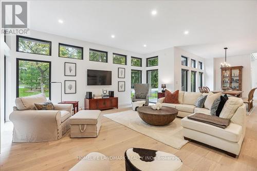 114 Reding Road, Hamilton (Ancaster), ON - Indoor Photo Showing Living Room