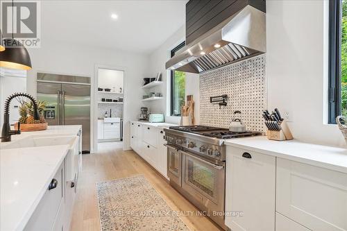 114 Reding Road, Hamilton (Ancaster), ON - Indoor Photo Showing Kitchen With Upgraded Kitchen