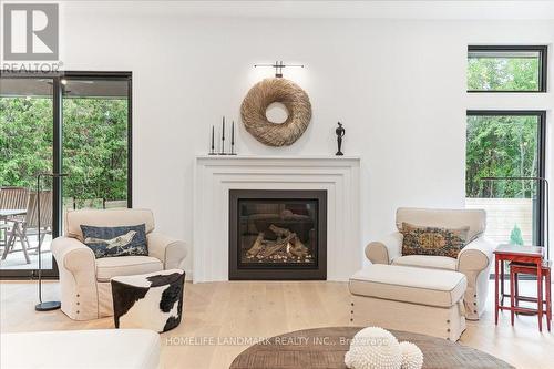 114 Reding Road, Hamilton (Ancaster), ON - Indoor Photo Showing Living Room With Fireplace