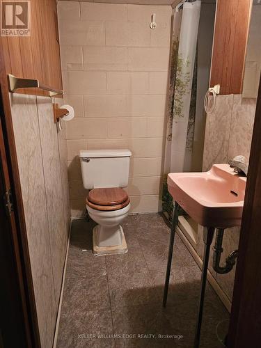 171 King Lane, Norfolk, ON - Indoor Photo Showing Bathroom