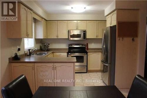 3267 Ridgeleigh Heights, Mississauga (Churchill Meadows), ON - Indoor Photo Showing Kitchen With Double Sink