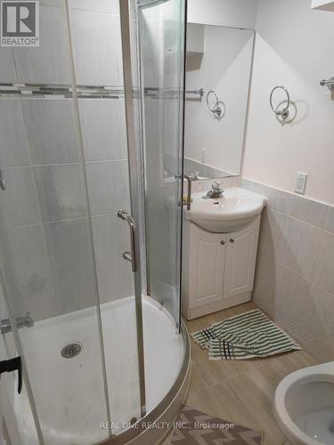 Bsmt B - 83 Marion Crescent, Markham (Raymerville), ON - Indoor Photo Showing Bathroom