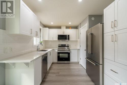 55 Thomson Avenue, Regina, SK - Indoor Photo Showing Kitchen With Upgraded Kitchen