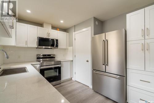 55 Thomson Avenue, Regina, SK - Indoor Photo Showing Kitchen