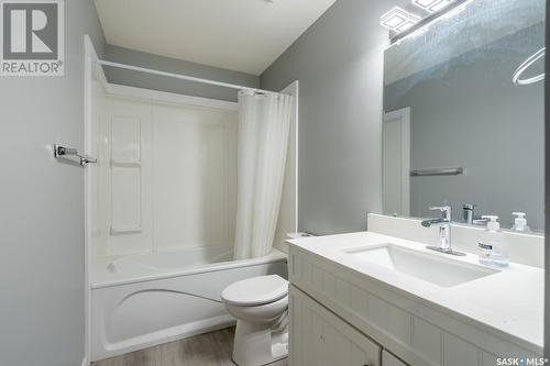 55 Thomson Avenue, Regina, SK - Indoor Photo Showing Bathroom