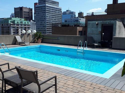 Piscine - 505-3455 Rue Drummond, Montréal (Ville-Marie), QC - Outdoor With In Ground Pool With Deck Patio Veranda