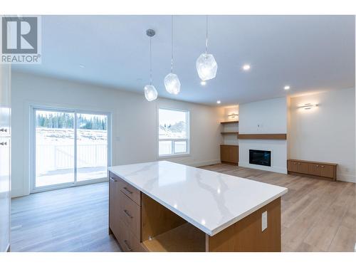 7943 Southridge Avenue, Prince George, BC - Indoor Photo Showing Kitchen