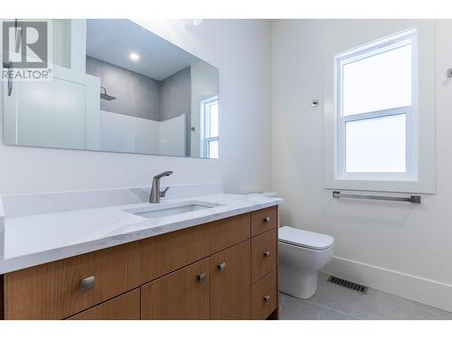 7943 Southridge Avenue, Prince George, BC - Indoor Photo Showing Bathroom