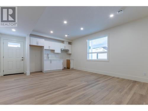 7943 Southridge Avenue, Prince George, BC - Indoor Photo Showing Kitchen