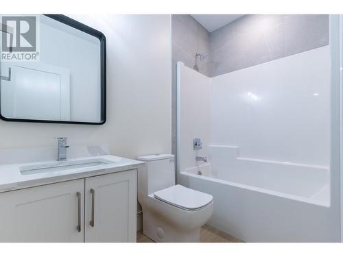 7943 Southridge Avenue, Prince George, BC - Indoor Photo Showing Bathroom