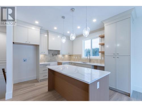 7943 Southridge Avenue, Prince George, BC - Indoor Photo Showing Kitchen