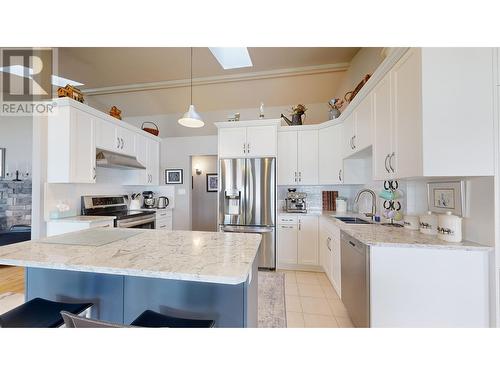 6329 Mulligan Drive, 100 Mile House, BC - Indoor Photo Showing Kitchen With Upgraded Kitchen