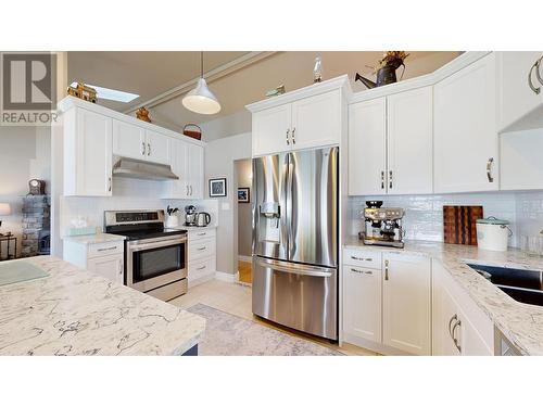 6329 Mulligan Drive, 100 Mile House, BC - Indoor Photo Showing Kitchen With Upgraded Kitchen