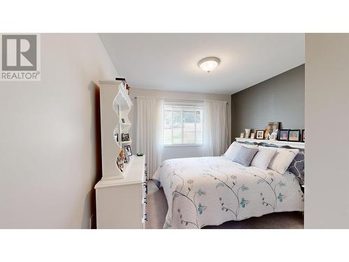 6329 Mulligan Drive, 100 Mile House, BC - Indoor Photo Showing Bedroom