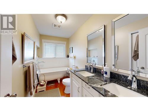 6329 Mulligan Drive, 100 Mile House, BC - Indoor Photo Showing Bathroom