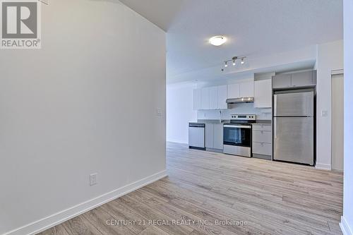 B1012 - 3200 Dakota Common, Burlington (Alton), ON - Indoor Photo Showing Kitchen