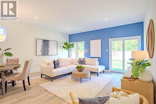 27 Beachwalk Crescent, Fort Erie, ON - Indoor Photo Showing Living Room