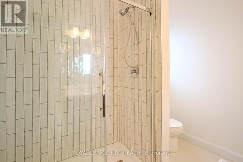 27 Beachwalk Crescent, Fort Erie, ON - Indoor Photo Showing Bathroom