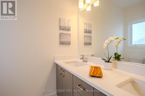 27 Beachwalk Crescent, Fort Erie, ON - Indoor Photo Showing Bathroom