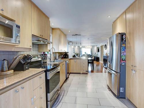 Kitchen - 2073 Rue De Messine, Laval (Vimont), QC - Indoor Photo Showing Kitchen With Double Sink