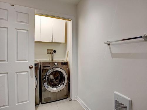 Bathroom - 2073 Rue De Messine, Laval (Vimont), QC - Indoor Photo Showing Laundry Room