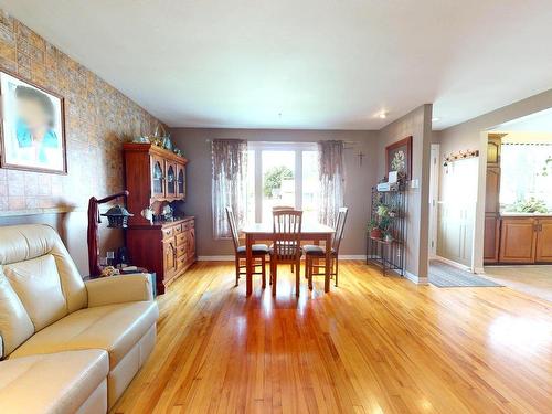 Dining room - 32 Boul. Ste-Marguerite, Châteauguay, QC - Indoor Photo Showing Other Room