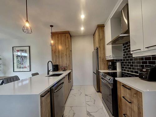 Cuisine - 468 Rue De Neptune, Marieville, QC - Indoor Photo Showing Kitchen With Upgraded Kitchen