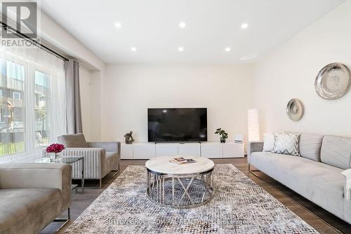 19 Bobolink Drive, Wasaga Beach, ON - Indoor Photo Showing Living Room