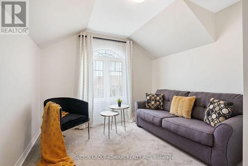 19 Bobolink Drive, Wasaga Beach, ON - Indoor Photo Showing Living Room