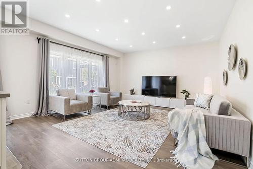 19 Bobolink Drive, Wasaga Beach, ON - Indoor Photo Showing Living Room