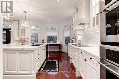 2214 Hampstead Road, Oakville (River Oaks), ON - Indoor Photo Showing Kitchen With Upgraded Kitchen