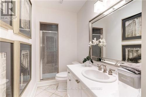 2214 Hampstead Road, Oakville (River Oaks), ON - Indoor Photo Showing Bathroom