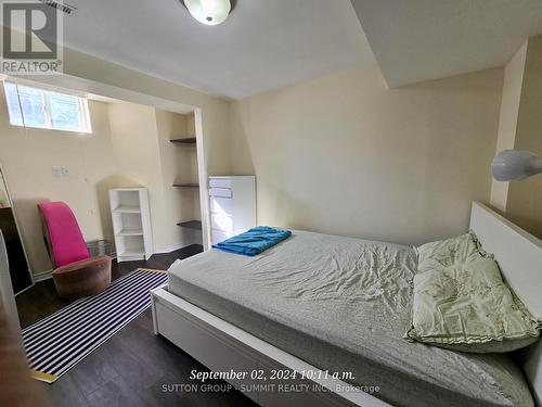 3287 Sealey Crescent, Burlington (Alton), ON - Indoor Photo Showing Bedroom