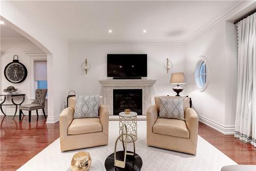 2214 Hampstead Road, Oakville, ON - Indoor Photo Showing Living Room With Fireplace