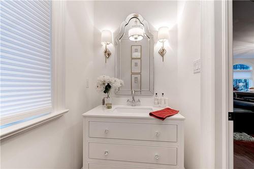 2214 Hampstead Road, Oakville, ON - Indoor Photo Showing Bathroom