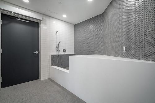 405 Dundas Street W|Unit #307, Oakville, ON - Indoor Photo Showing Other Room