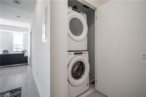 405 Dundas Street W|Unit #307, Oakville, ON - Indoor Photo Showing Laundry Room