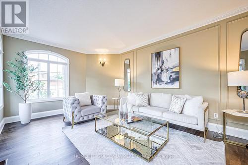 20 Renberg Drive, Markham, ON - Indoor Photo Showing Living Room